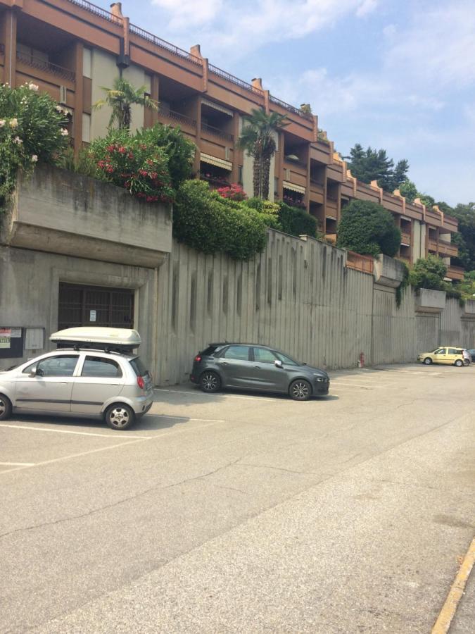 Casa Del Lago Maggiore Lesa Daire Dış mekan fotoğraf